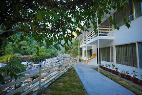 Nature Sprint Resort By The River