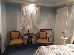 All Season's Groveland Inn