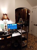 All Season's Groveland Inn