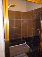 All Season's Groveland Inn