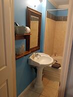 All Season's Groveland Inn