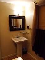 All Season's Groveland Inn