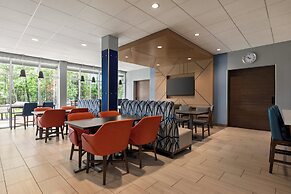Holiday Inn Express and Suites Rhinelander by IHG