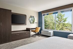 Holiday Inn Express and Suites Rhinelander by IHG