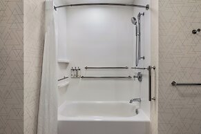 Holiday Inn Express and Suites Rhinelander by IHG