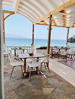 Nereides Seaside Apartments