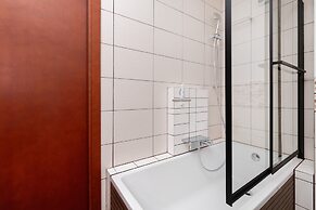 Subtle and Cosy Studio by Renters