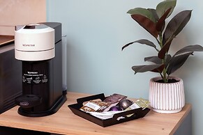 Subtle and Cosy Studio by Renters