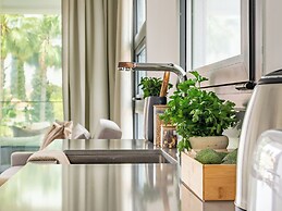 Sanders Evolution 2 Nice 2 Bdr Apt With Balcony