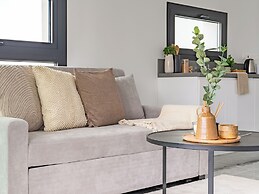 Sanders Evolution 2 - Cozy 2 Bedroom Apartment With Balcony