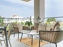 Sanders Evolution 2 - Cozy 2 Bedroom Apartment With Balcony