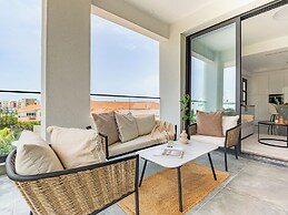 Sanders Evolution 2 - Cozy 2 Bedroom Apartment With Balcony