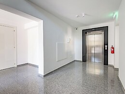 Sanders Evolution 2 - Cozy 2 Bedroom Apartment With Balcony