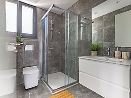 Sanders Evolution 2 Lovely 2 Bedroom Apartment With Balcony