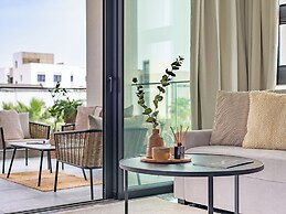 Sanders Evolution 2 Sweet 2 Bedroom Apartment With Balcony