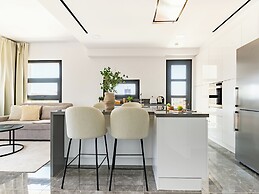Sanders Evolution 2 - 2 Bedroom Apartment With Private Rooftop