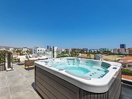 Sanders Evolution 2 - 2 Bedroom Apartment With Private Rooftop and Jac