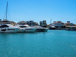 Sanders Evolution 2 - 2 Bedroom Apartment With Private Rooftop and Jac