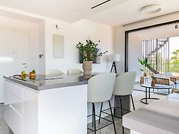 Sanders Evolution 2 - 2 Bedroom Apartment With Private Rooftop and Jac