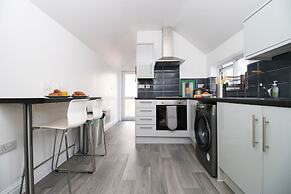 Cardiff Private Double Rooms with Shared Bathroom Wi-Fi and Free On-St