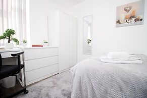 Cardiff Private Double Rooms with Shared Bathroom Wi-Fi and Free On-St