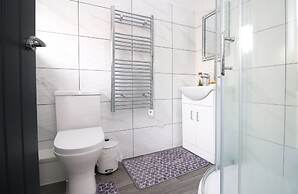 Cardiff Private Double Rooms with Shared Bathroom Wi-Fi and Free On-St
