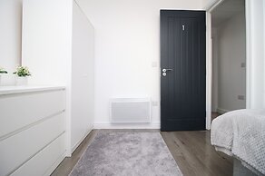 Cardiff Private Double Rooms with Shared Bathroom Wi-Fi and Free On-St