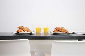 Cardiff Private Double Rooms with Shared Bathroom Wi-Fi and Free On-St