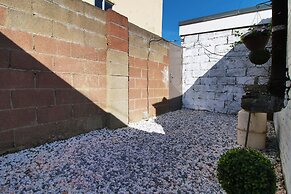 Cardiff Private Double Rooms with Shared Bathroom Wi-Fi and Free On-St