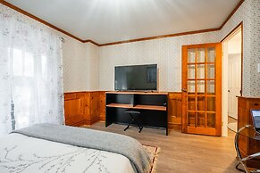 GLOBALSTAY Cozy 4 Bedroom House