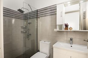 Four-Bedroom Villa Eleni by Konnect, with Private Pool & Stunning Seav