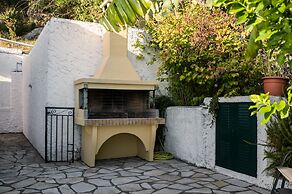 Four-Bedroom Villa Eleni by Konnect, with Private Pool & Stunning Seav