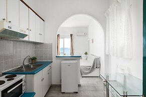 Four-Bedroom Villa Eleni by Konnect, with Private Pool & Stunning Seav