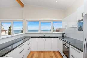 Beautiful 3BR Beachside Apt in Cottesloe!