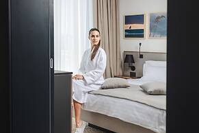 Boutique Hotel Shell