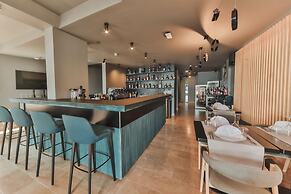 Boutique Hotel Shell