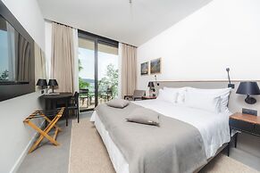 Boutique Hotel Shell