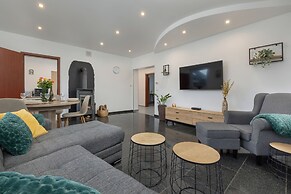 Quiet Apartment With Garden by Renters