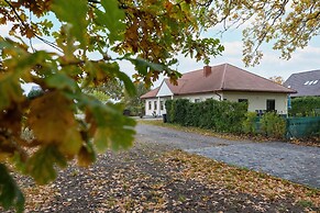 Quiet Apartment With Garden by Renters