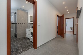 Quiet Apartment With Garden by Renters