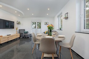 Quiet Apartment With Garden by Renters