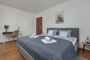 Quiet Apartment With Garden by Renters