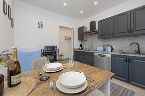 Quiet Apartment With Garden by Renters