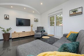 Quiet Apartment With Garden by Renters