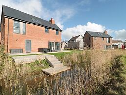 Agua de Plata, 16 Wakeling Island, Silverlake