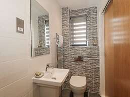 Agua de Plata, 16 Wakeling Island, Silverlake