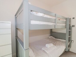 Agua de Plata, 16 Wakeling Island, Silverlake