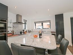 Agua de Plata, 16 Wakeling Island, Silverlake