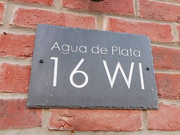 Agua de Plata, 16 Wakeling Island, Silverlake