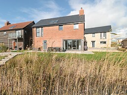 Agua de Plata, 16 Wakeling Island, Silverlake